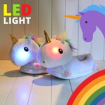 Pantofole di peluche a forma di unicorno